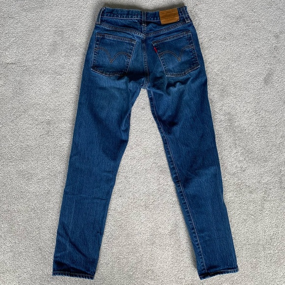 LEVI WEDGIE JEANS (NEW CONDITION) - Picture 4 of 4